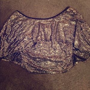 Sequent gold blouse size 2xl. Runs small.